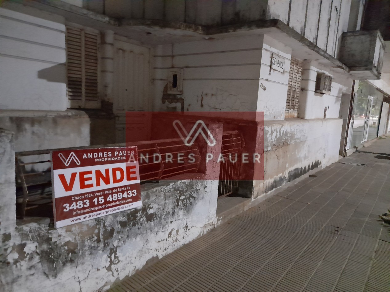 VENTA DE CASA CON LOCAL COMERCIAL Y DEPARTAMENTO