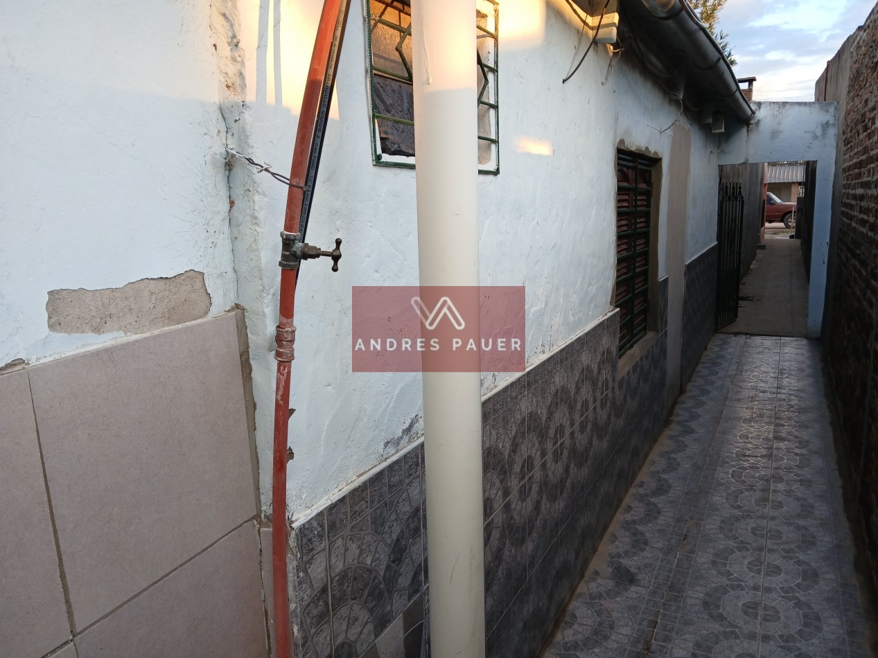 VENTA DE CASA CON 3 DEPARTAMENTOS INTERNOS