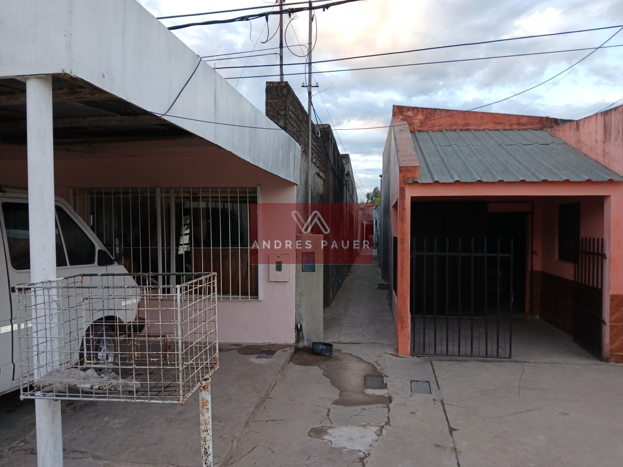 VENTA DE CASA CON 3 DEPARTAMENTOS INTERNOS