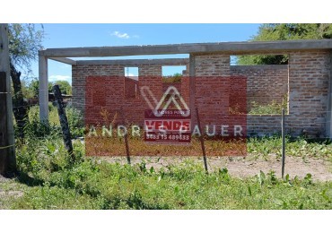 VENTA DE TERRENO CON CONSTRUCCION