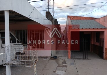 VENTA DE CASA CON 3 DEPARTAMENTOS INTERNOS